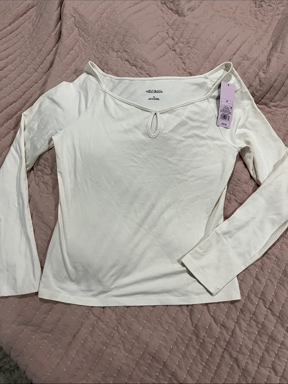 Wild Fable Cream Long-Sleeve Scoop Neck Top with Keyhole - Size M Target NWT NEW